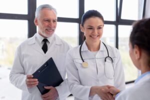 Sociedade entre médicos